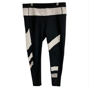 90 Degree By Reflex Black and White Leggings Size M